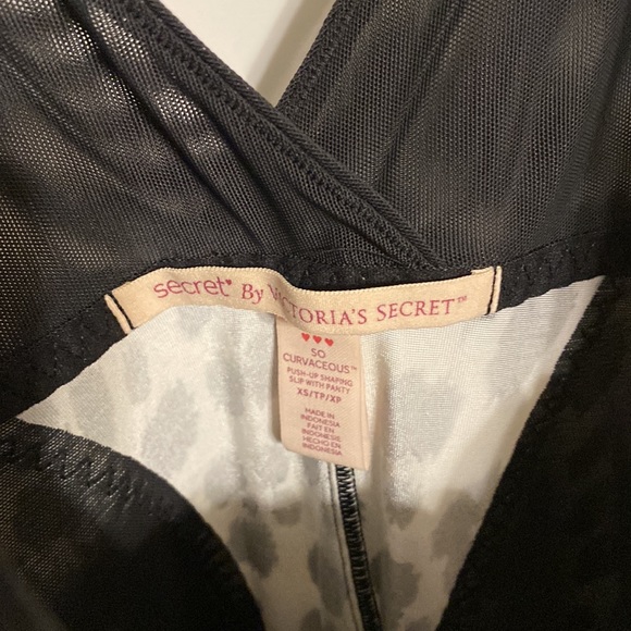 💥 SIZE XS VICTORIA’S SECRET PUSH UP SHAPING SLIP W PANTY💥 - Picture 4 of 9